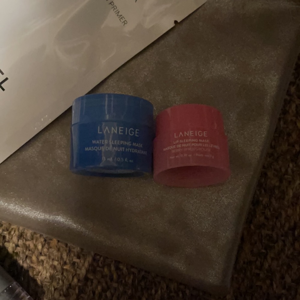 Makeup bundle - Picture 2 of 12